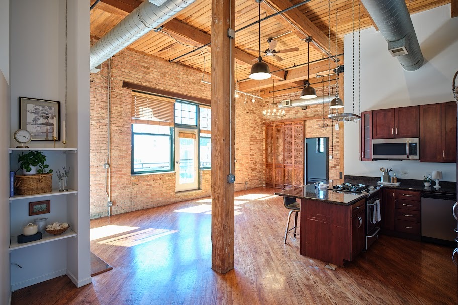 1000 W Washington Boulevard 446