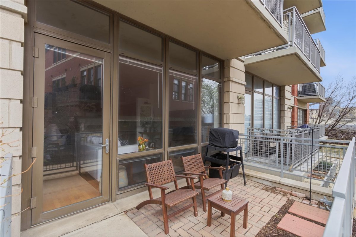 1000 N Kingsbury Street 104