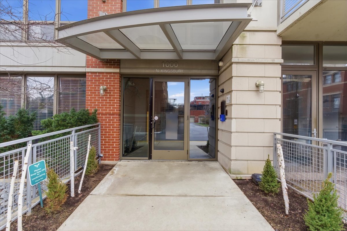 1000 N Kingsbury Street 104