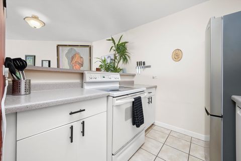 Tiny photo for 5320 N Sheridan Road #2304, Chicago, IL 60640 (MLS # 12504855)