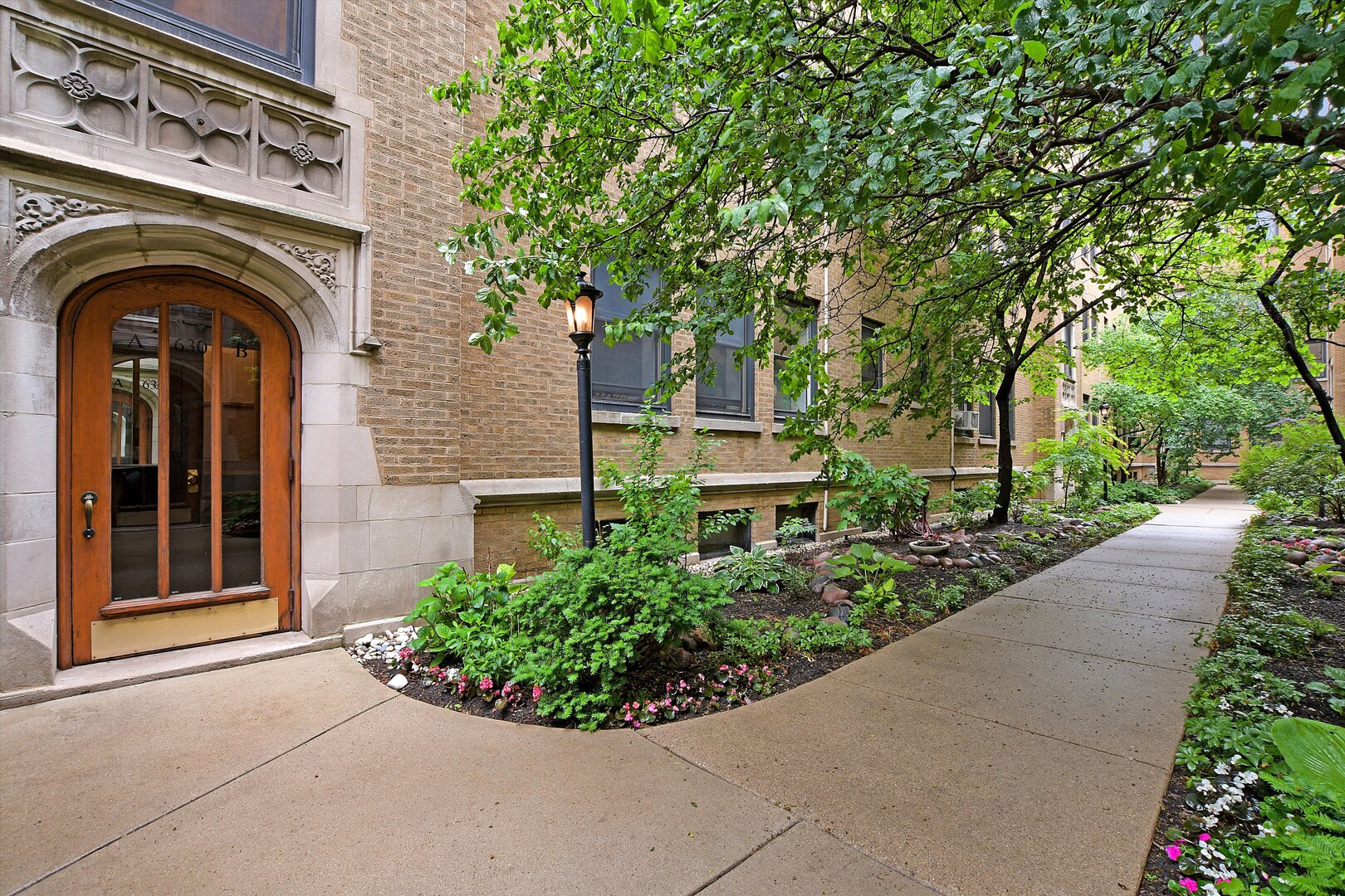 630 W Waveland Avenue 4A