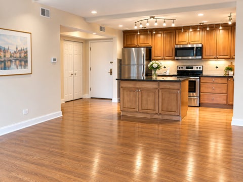 Tiny photo for 13200 W Heiden Circle #2302, Lake Bluff, IL 60044 (MLS # 12779185)