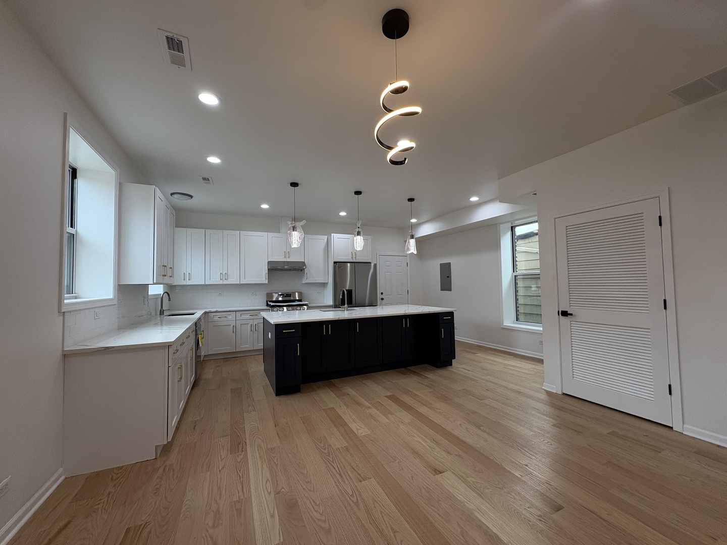 3513 S Seeley Avenue