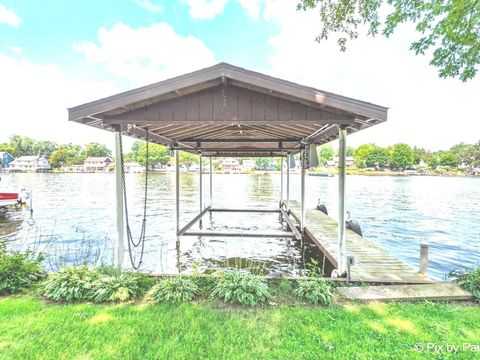 Tiny photo for 1423 N River Road, McHenry, IL 60051 (MLS # 12423698)