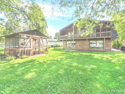 Photo of 1423 N River Road, McHenry, IL 60051 (MLS # 12423698)