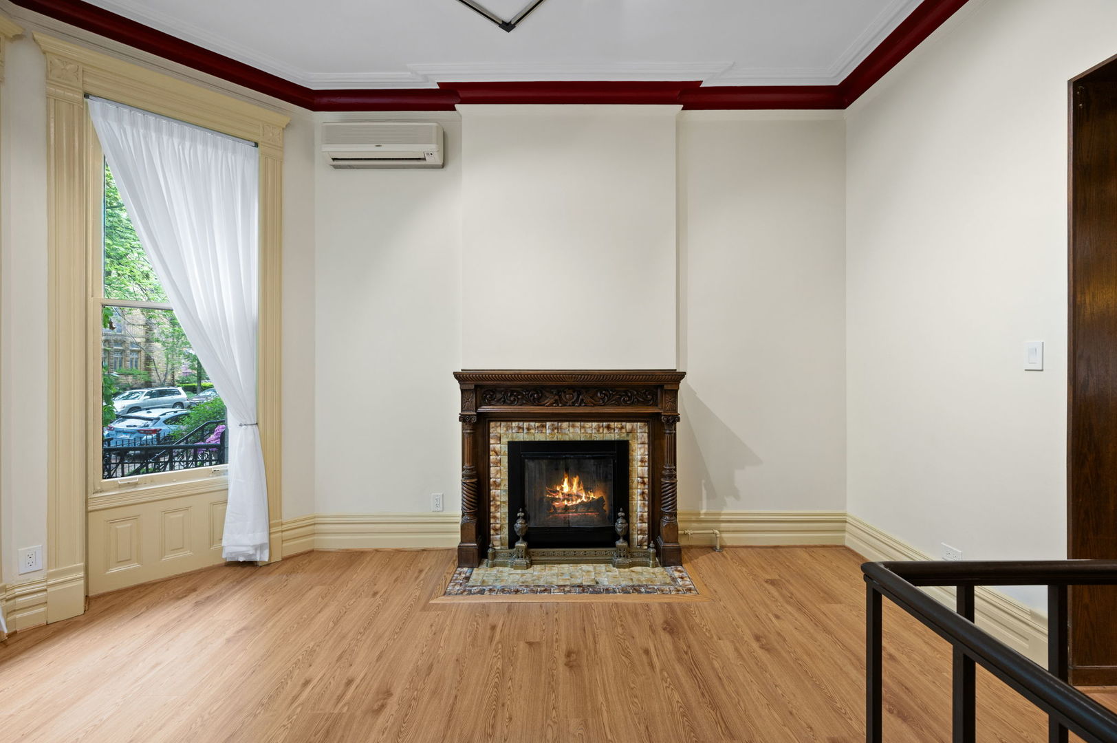 617 W Fullerton Parkway 1