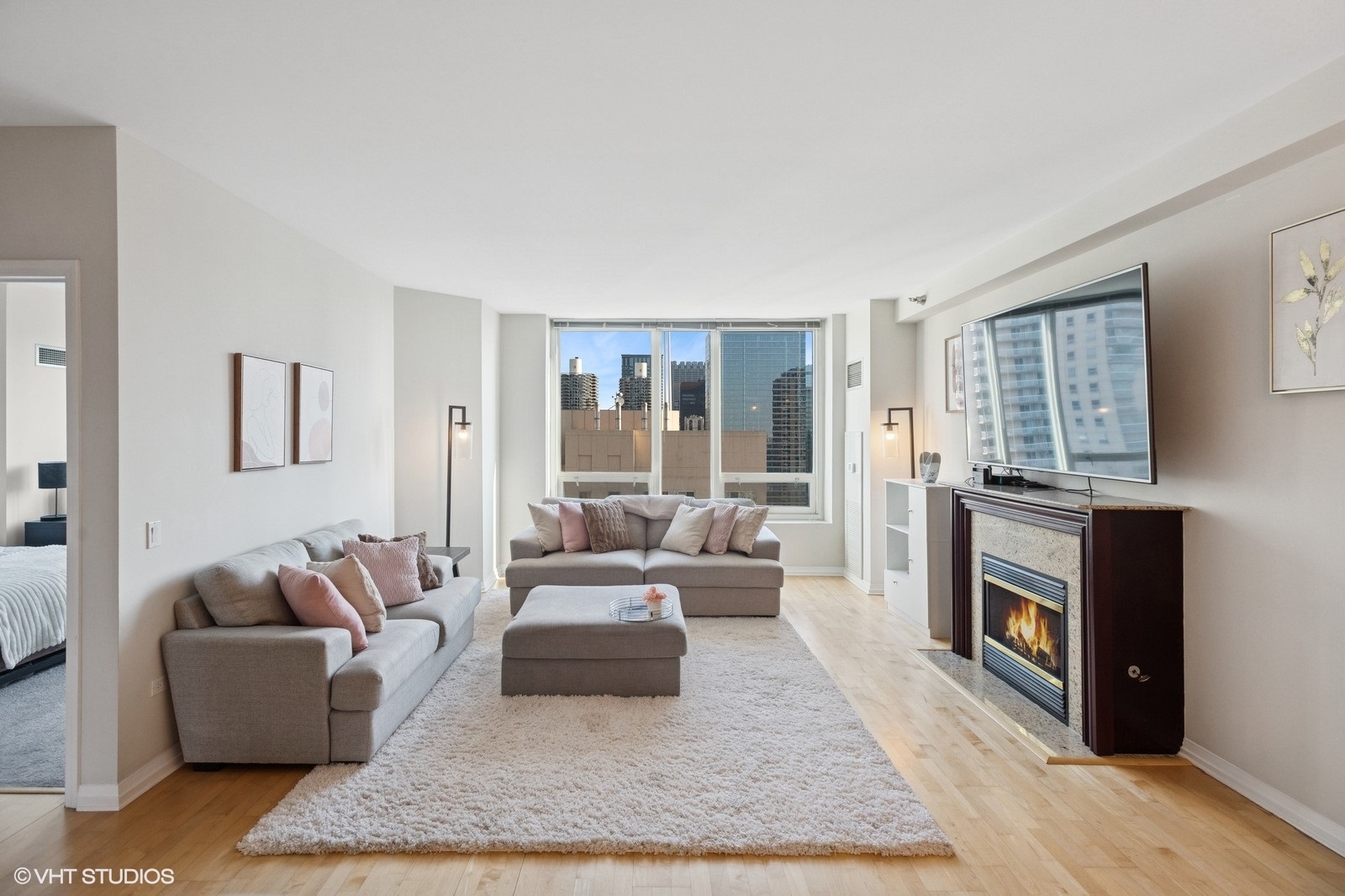33 W Ontario Street 40D