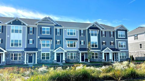 Photo of 422 lakeshore Court, St. Charles, IL 60174 (MLS # 12666738)