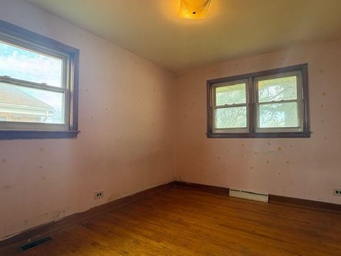 Tiny photo for 10706 Oak Avenue, Chicago Ridge, IL 60415 (MLS # 12624979)