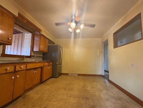 Tiny photo for 10706 Oak Avenue, Chicago Ridge, IL 60415 (MLS # 12624979)