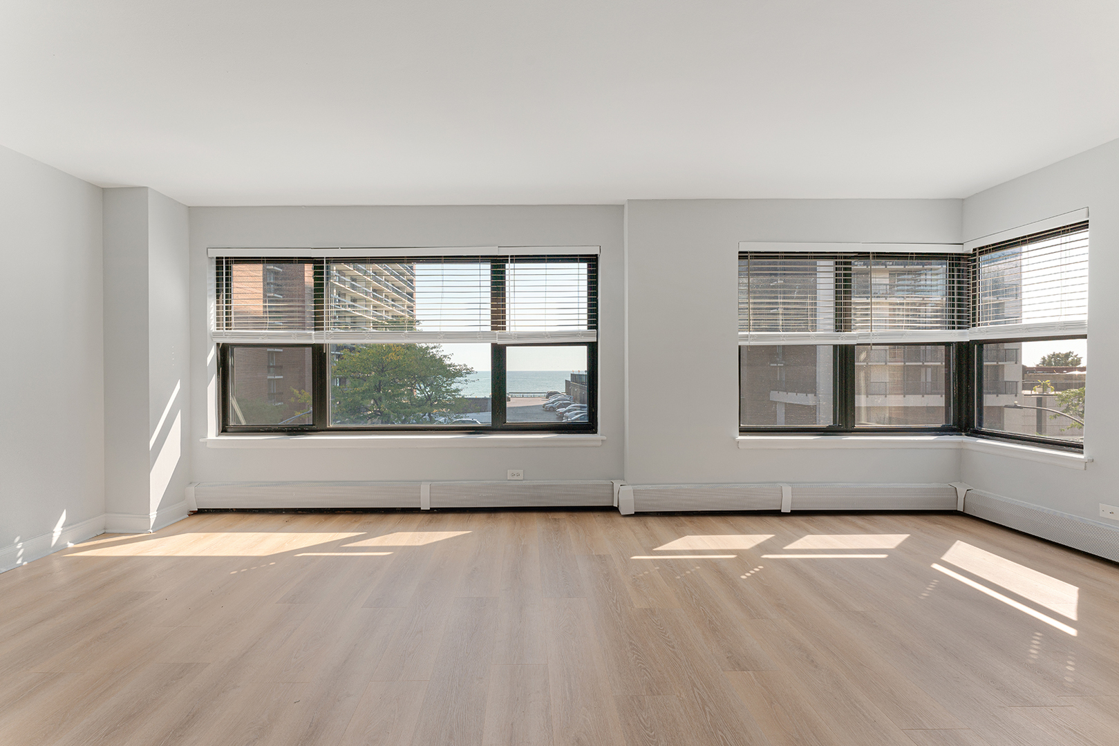 5858 N SHERIDAN Road 402