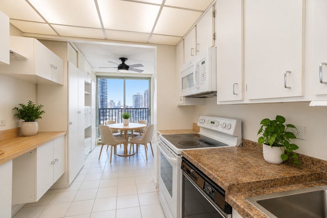 4170 N Marine Drive 12J