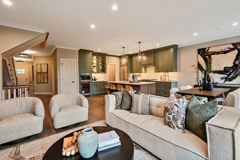 Tiny photo for 131 Harding Court, Glen Ellyn, IL 60137 (MLS # 12385879)