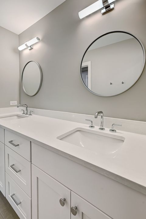 Tiny photo for 131 Harding Court, Glen Ellyn, IL 60137 (MLS # 12385879)