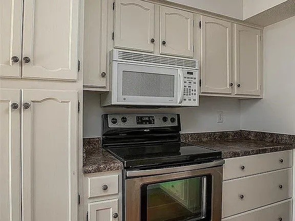 3060 Parkwild Drive 1