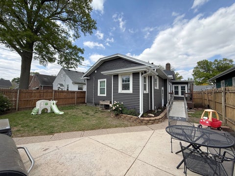 Tiny photo for 1113 E Central Park Avenue, Davenport, IA 52803 (MLS # 12667899)