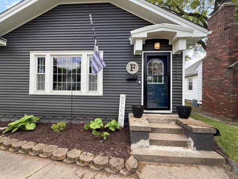Photo of 1113 E Central Park Avenue, Davenport, IA 52803 (MLS # 12667899)
