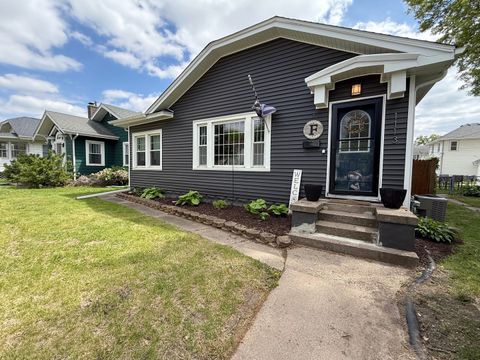 Tiny photo for 1113 E Central Park Avenue, Davenport, IA 52803 (MLS # 12667899)