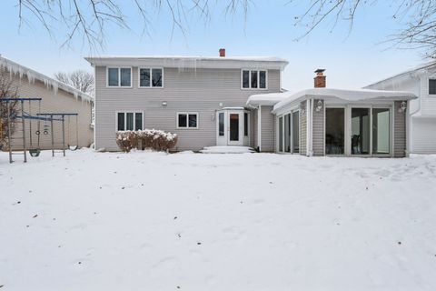 Tiny photo for 690 Dunhill Drive, Buffalo Grove, IL 60089 (MLS # 12531315)