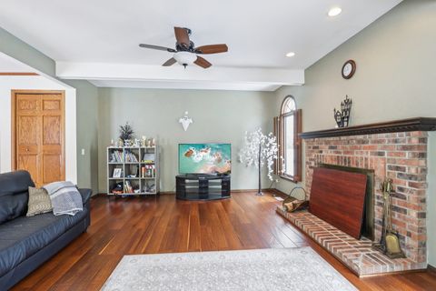 Tiny photo for 690 Dunhill Drive, Buffalo Grove, IL 60089 (MLS # 12531315)