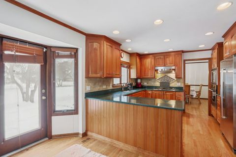 Tiny photo for 690 Dunhill Drive, Buffalo Grove, IL 60089 (MLS # 12531315)