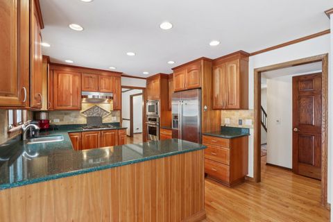 Tiny photo for 690 Dunhill Drive, Buffalo Grove, IL 60089 (MLS # 12531315)