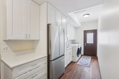 Tiny photo for 690 Dunhill Drive, Buffalo Grove, IL 60089 (MLS # 12531315)