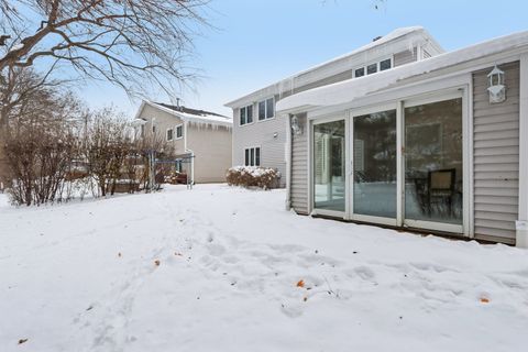 Tiny photo for 690 Dunhill Drive, Buffalo Grove, IL 60089 (MLS # 12531315)