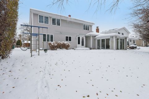 Tiny photo for 690 Dunhill Drive, Buffalo Grove, IL 60089 (MLS # 12531315)