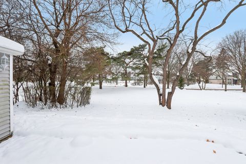 Tiny photo for 690 Dunhill Drive, Buffalo Grove, IL 60089 (MLS # 12531315)