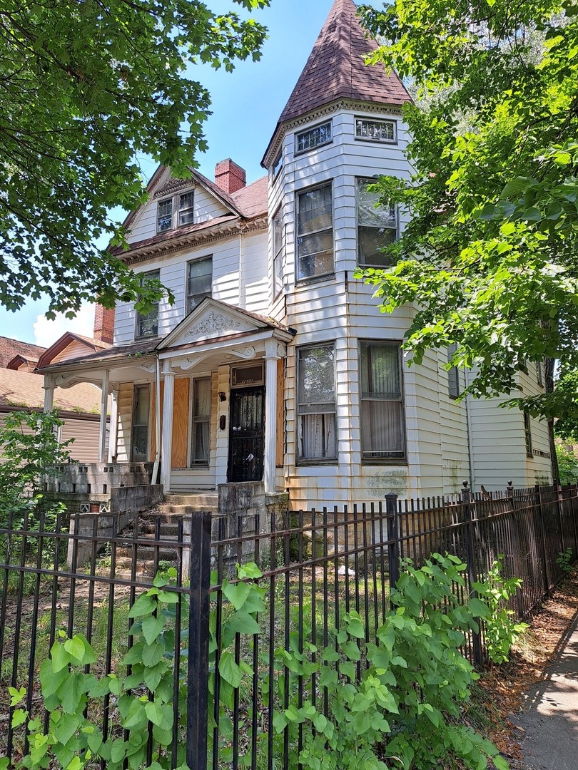 7800 S Peoria Street