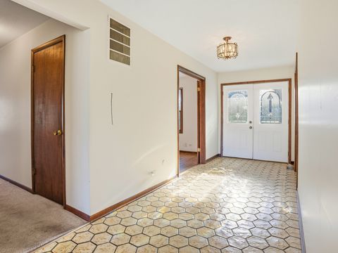 Tiny photo for 195 Clover Hill Lane, North Barrington, IL 60010 (MLS # 12515648)