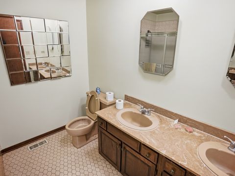 Tiny photo for 195 Clover Hill Lane, North Barrington, IL 60010 (MLS # 12515648)