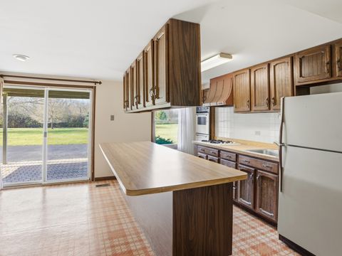 Tiny photo for 195 Clover Hill Lane, North Barrington, IL 60010 (MLS # 12515648)