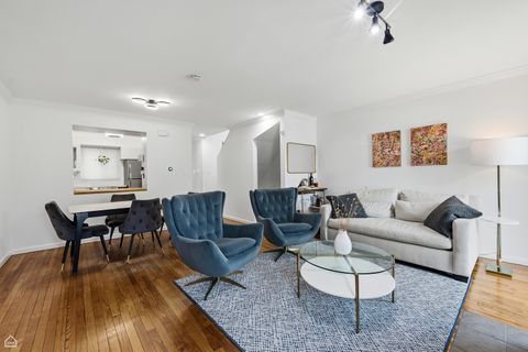 Tiny photo for 2659 N WAYNE Avenue #B, Chicago, IL 60614 (MLS # 12711205)