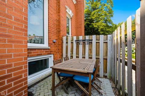 Tiny photo for 2659 N WAYNE Avenue #B, Chicago, IL 60614 (MLS # 12711205)