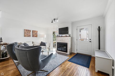 Tiny photo for 2659 N WAYNE Avenue #B, Chicago, IL 60614 (MLS # 12711205)