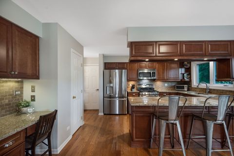 Tiny photo for 610 Fontana Place, Mundelein, IL 60060 (MLS # 12679629)