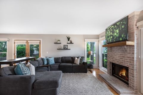 Tiny photo for 610 Fontana Place, Mundelein, IL 60060 (MLS # 12679629)