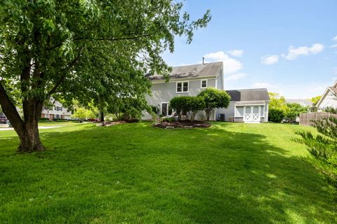 Tiny photo for 610 Fontana Place, Mundelein, IL 60060 (MLS # 12679629)