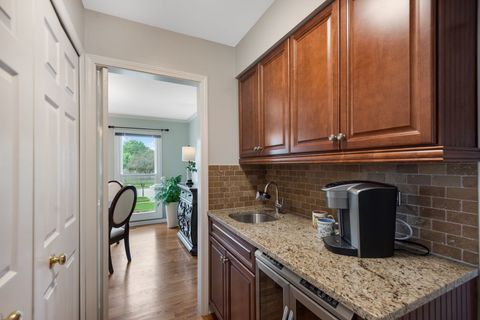 Tiny photo for 610 Fontana Place, Mundelein, IL 60060 (MLS # 12679629)