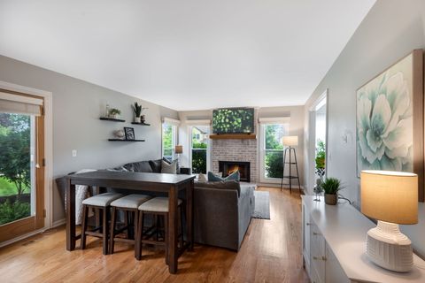 Tiny photo for 610 Fontana Place, Mundelein, IL 60060 (MLS # 12679629)