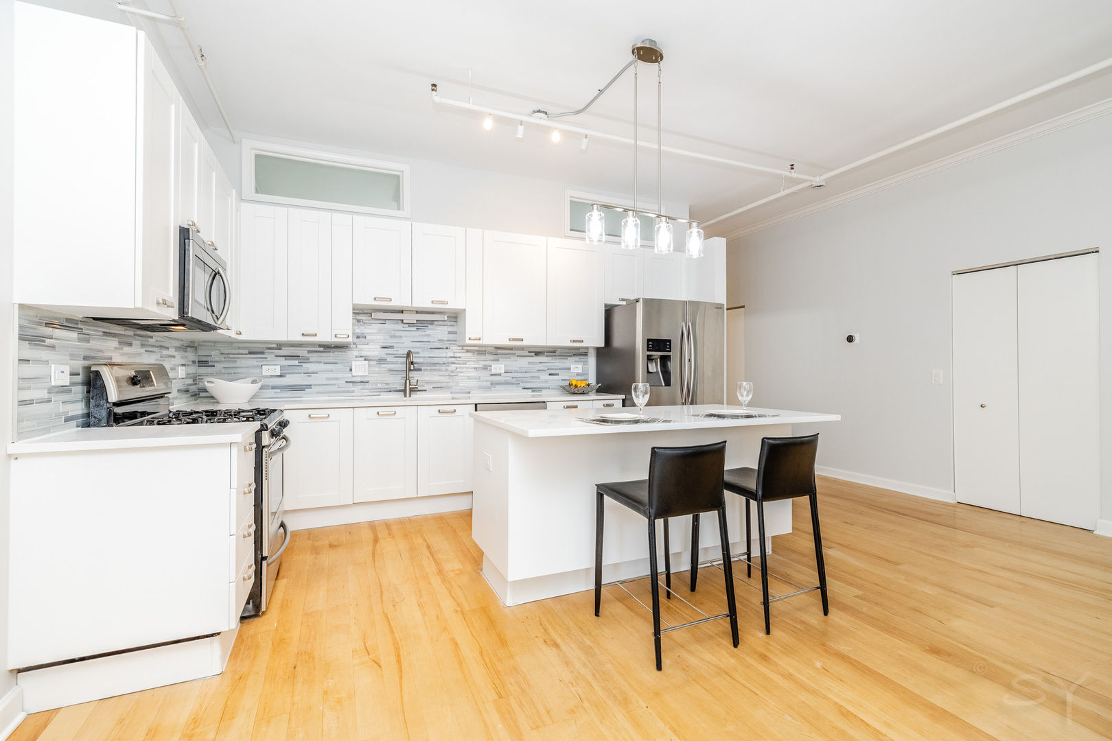 111 S Morgan Street 423