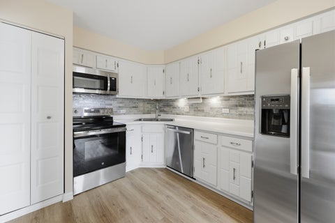 Tiny photo for 9332 Landings Lane #506, Des Plaines, IL 60016 (MLS # 12712977)
