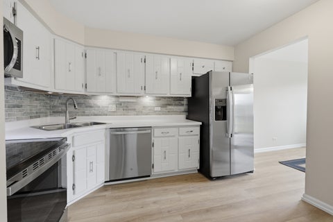 Tiny photo for 9332 Landings Lane #506, Des Plaines, IL 60016 (MLS # 12712977)