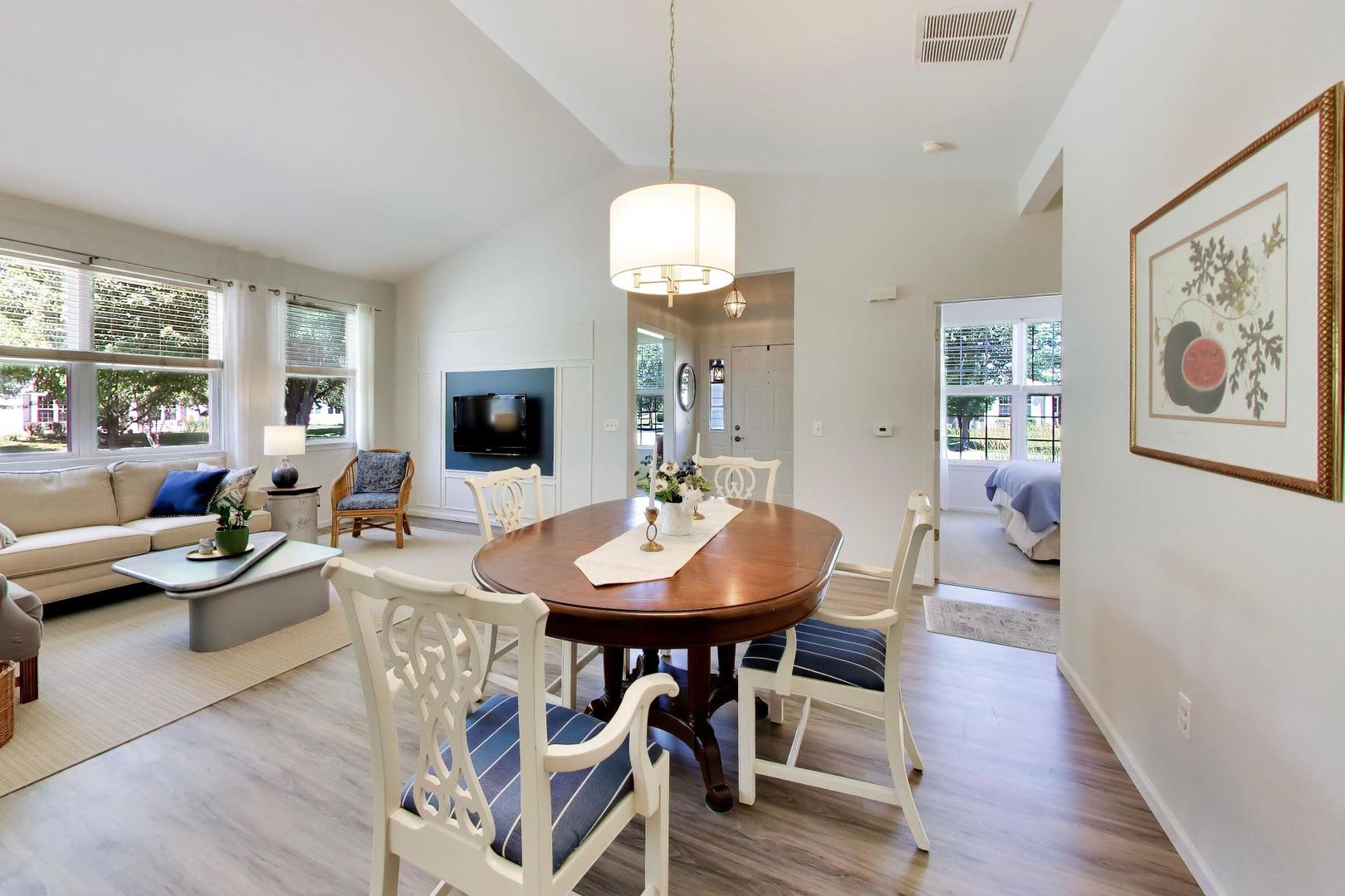 1450 W Ludington Circle