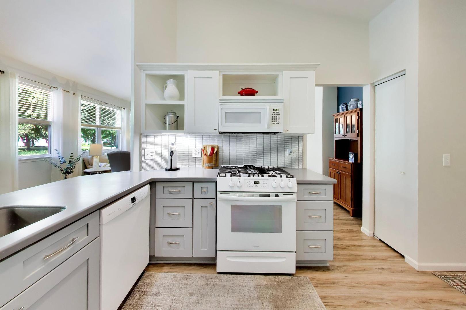 1450 W Ludington Circle