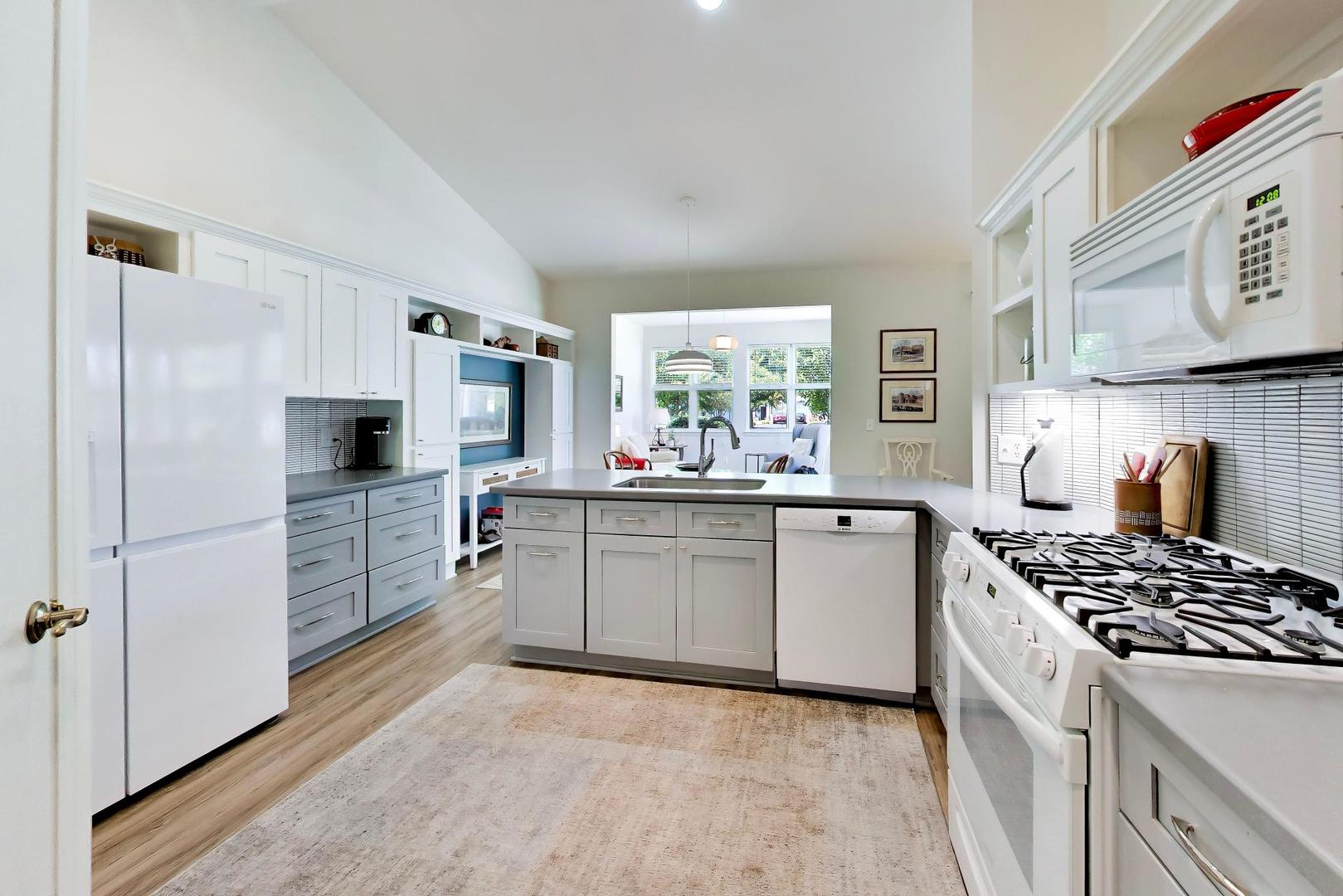 1450 W Ludington Circle