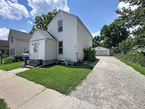 Tiny photo for 628 Cedar Street, Davenport, IA 52802 (MLS # 12698140)
