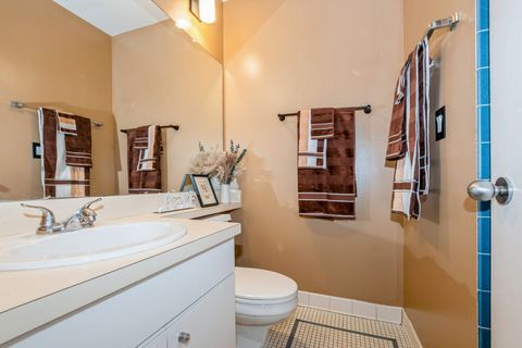 Tiny photo for 5400 S Hyde Park Boulevard #2C, Chicago, IL 60615 (MLS # 12515300)